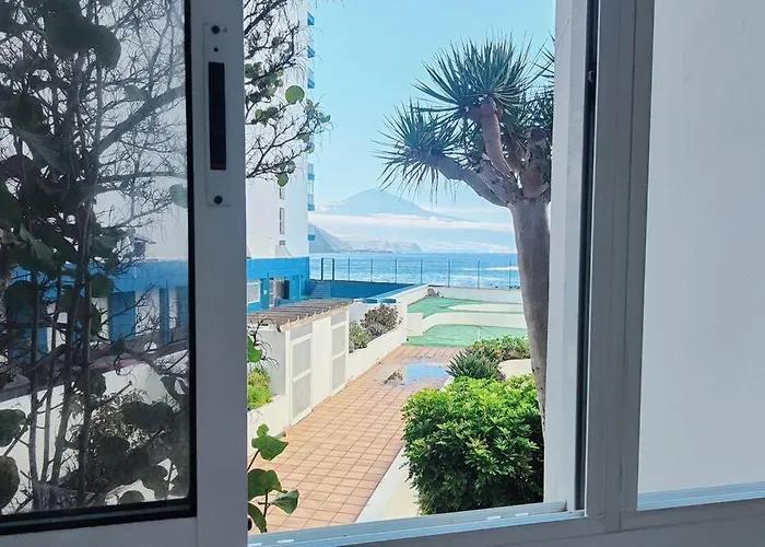Cerca Del Mar En Mesa Del Mar